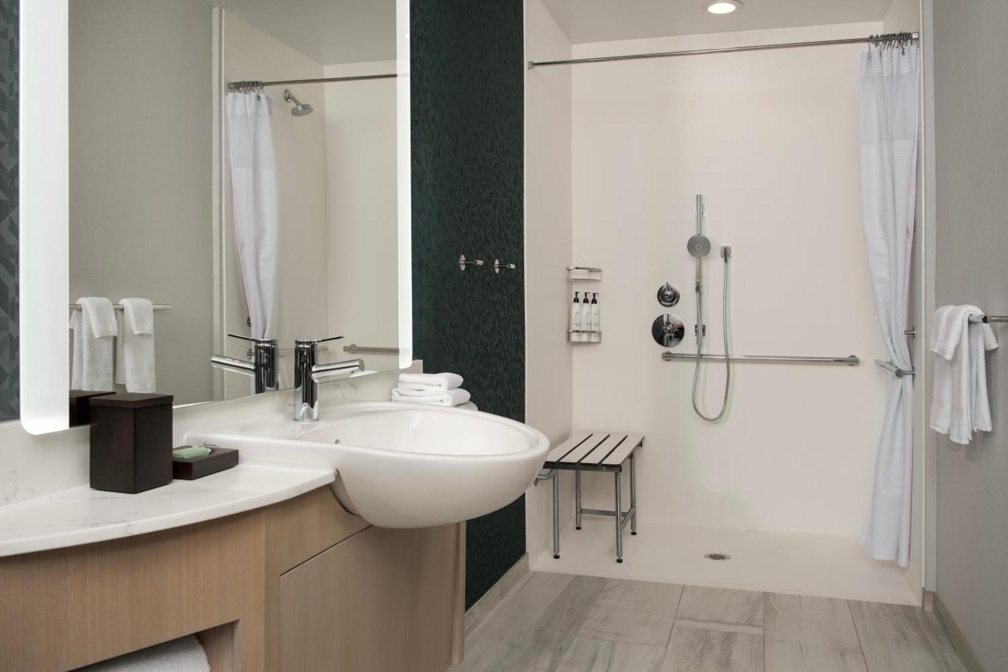 Springhill Suites By Marriott Сандпойнт Екстериор снимка