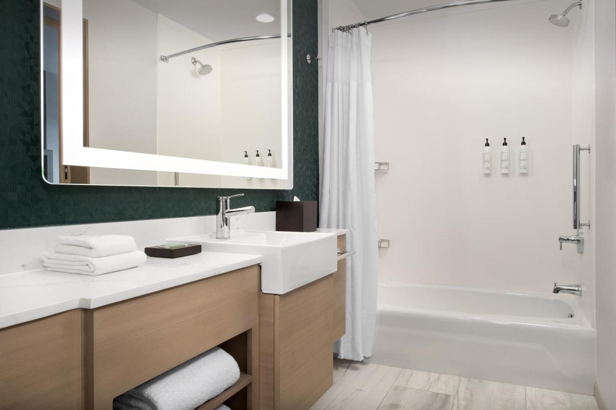 Springhill Suites By Marriott Сандпойнт Екстериор снимка